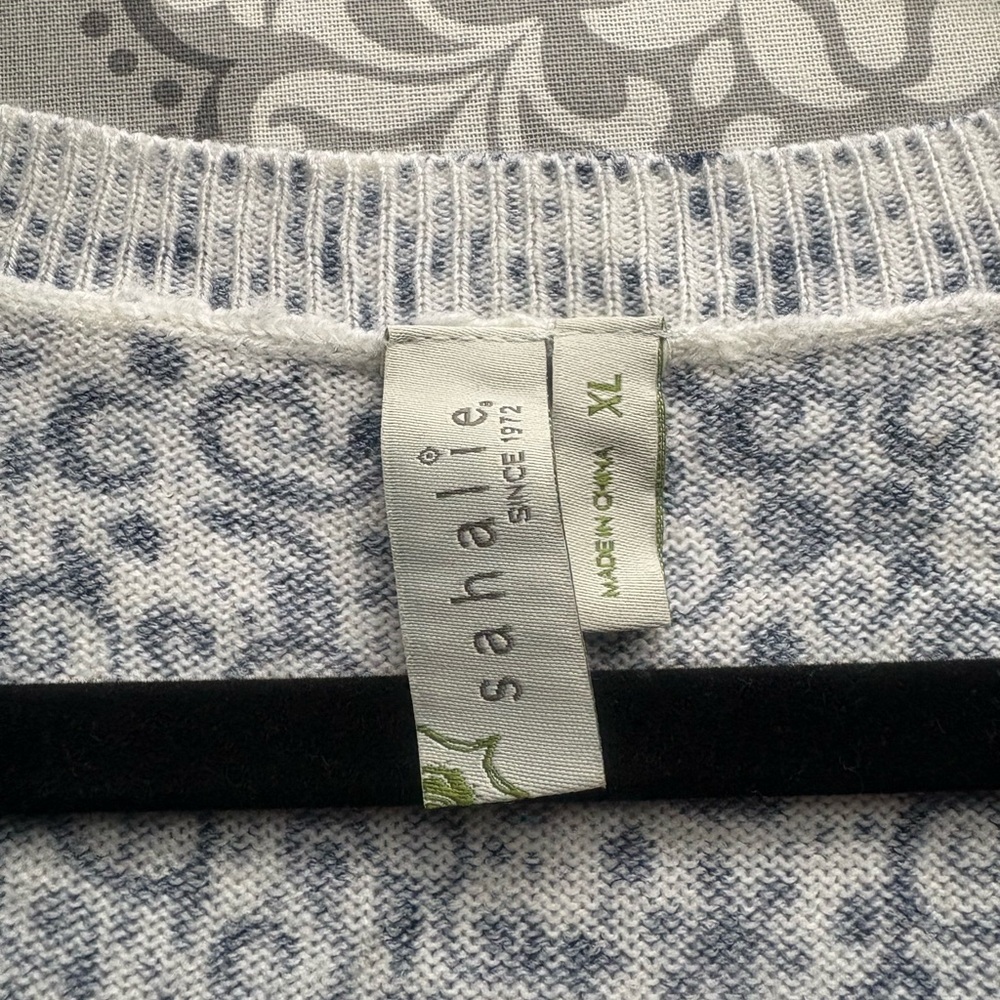 Sahalie Floral Long Sleeve Sweater Dress in Blue and White - Picture 4 of 9